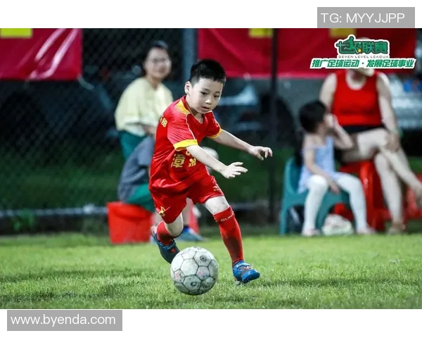 足球明星与音乐的完美结合盘点那些专属主题曲与他们的精彩瞬间